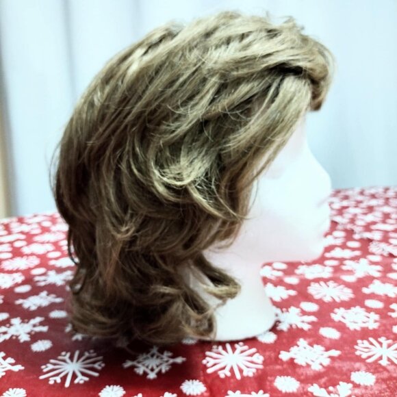 TLC Light Brownish Blonde Wavy Nora Style Wig With 10” Styrofoam Head - Picture 3 of 10
